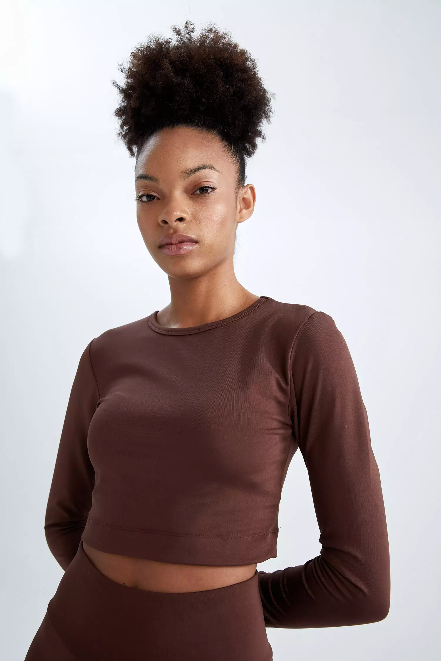 Buy DeFacto Crew Neck Long Sleeve Crop T Shirt 2024 Online