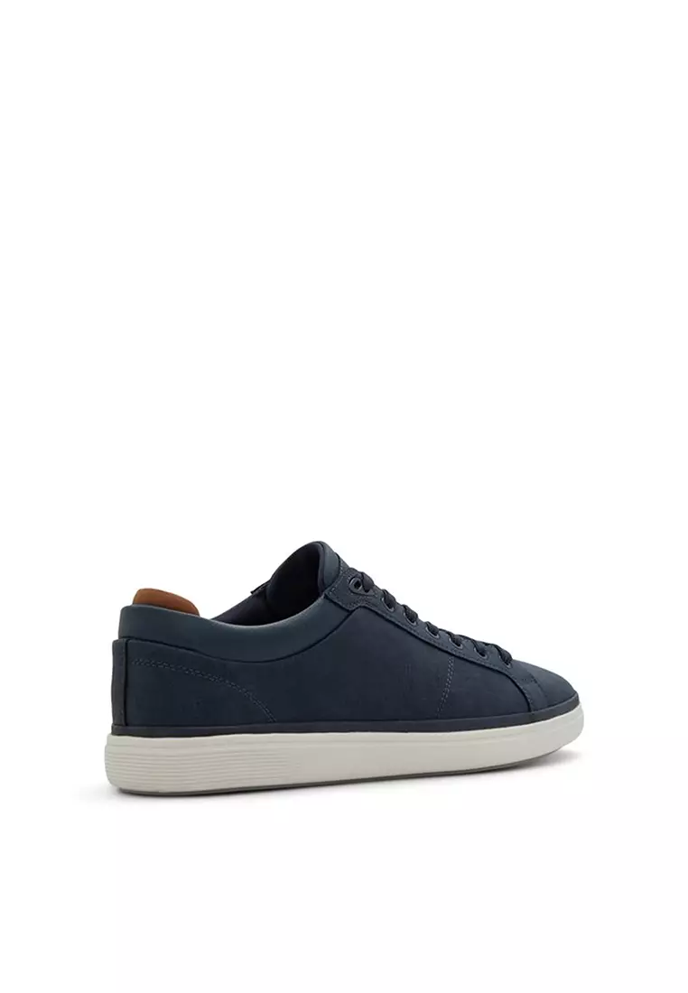 Finespec Sneakers