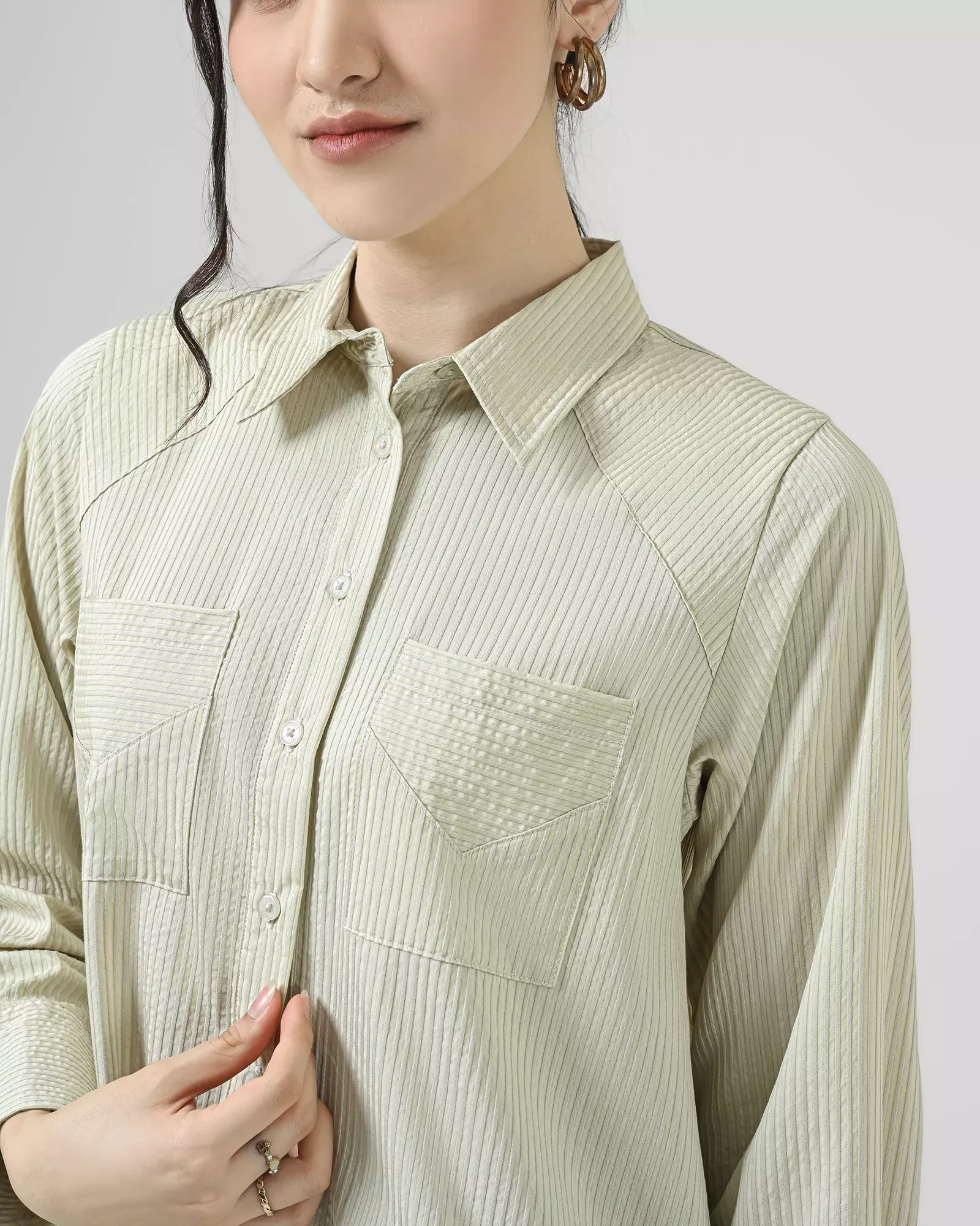 Geulis.id AVANEA SHIRT - Sagegreen