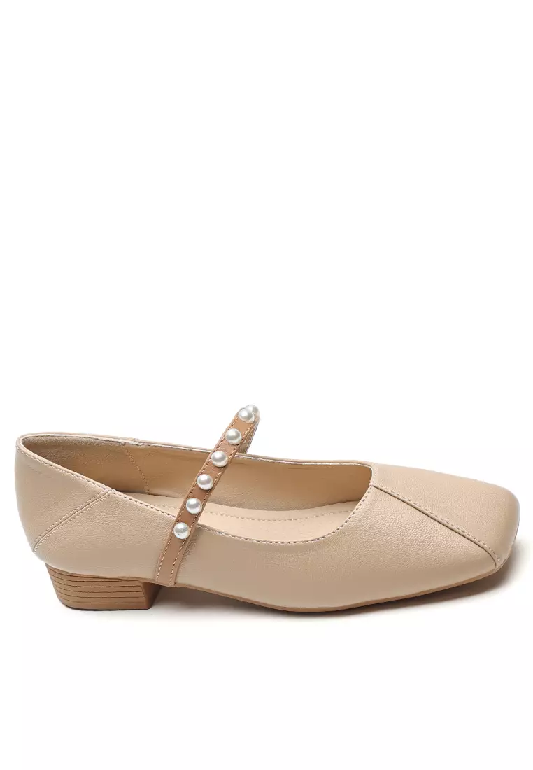 Mary jane discount shoes size 4