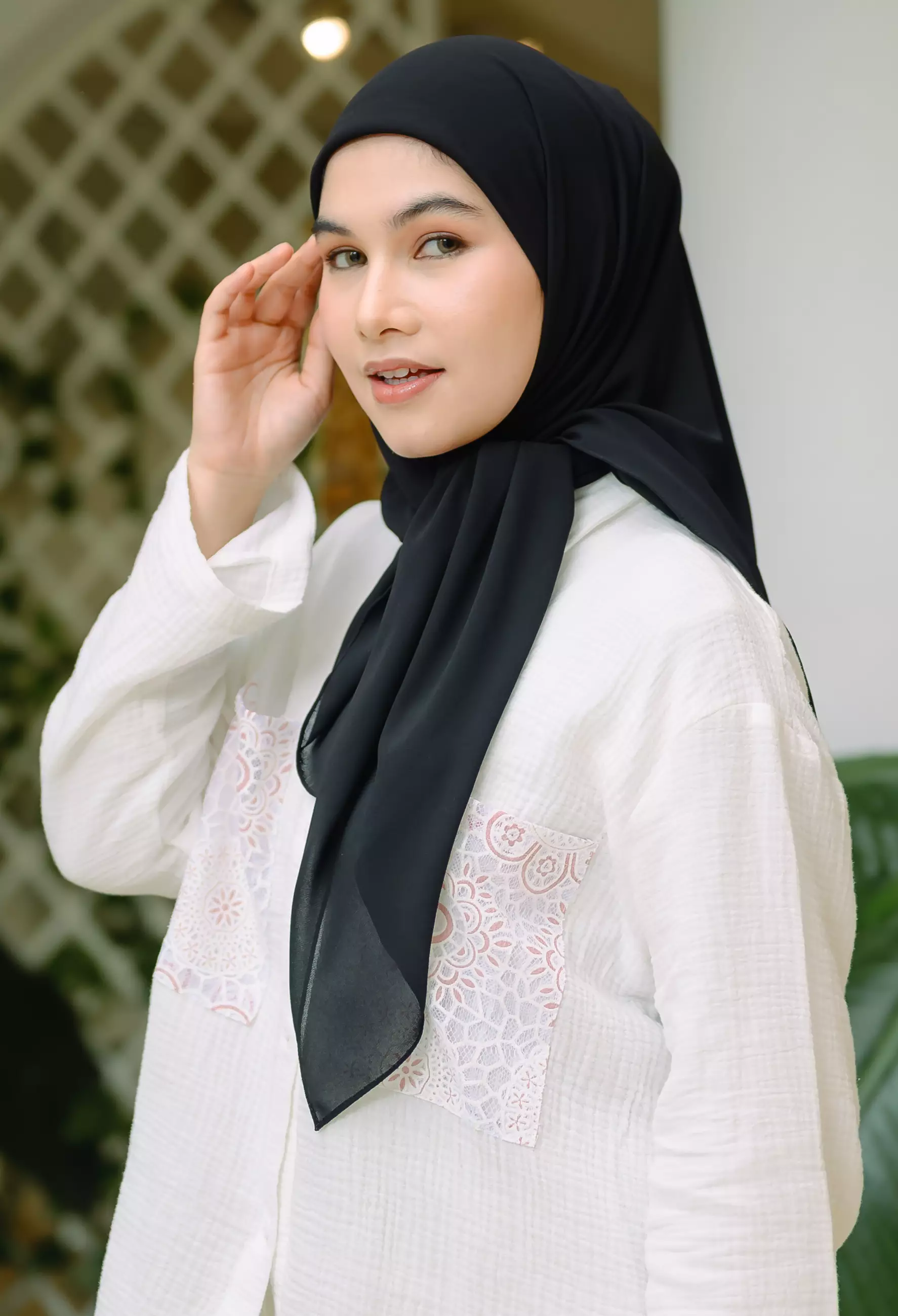 Bawal Square Black