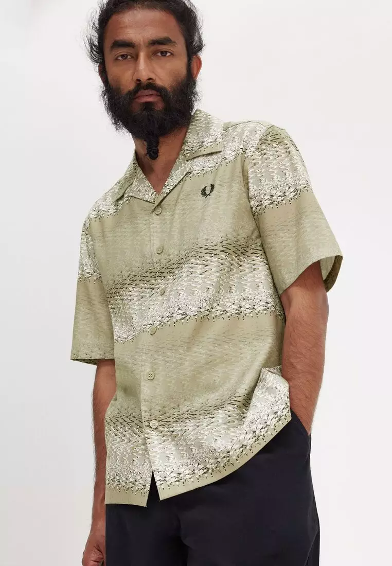 Perry Buy Fred Perry Fred Perry M7825 ABSTRACT SOUND WAVE SHIRT 2026