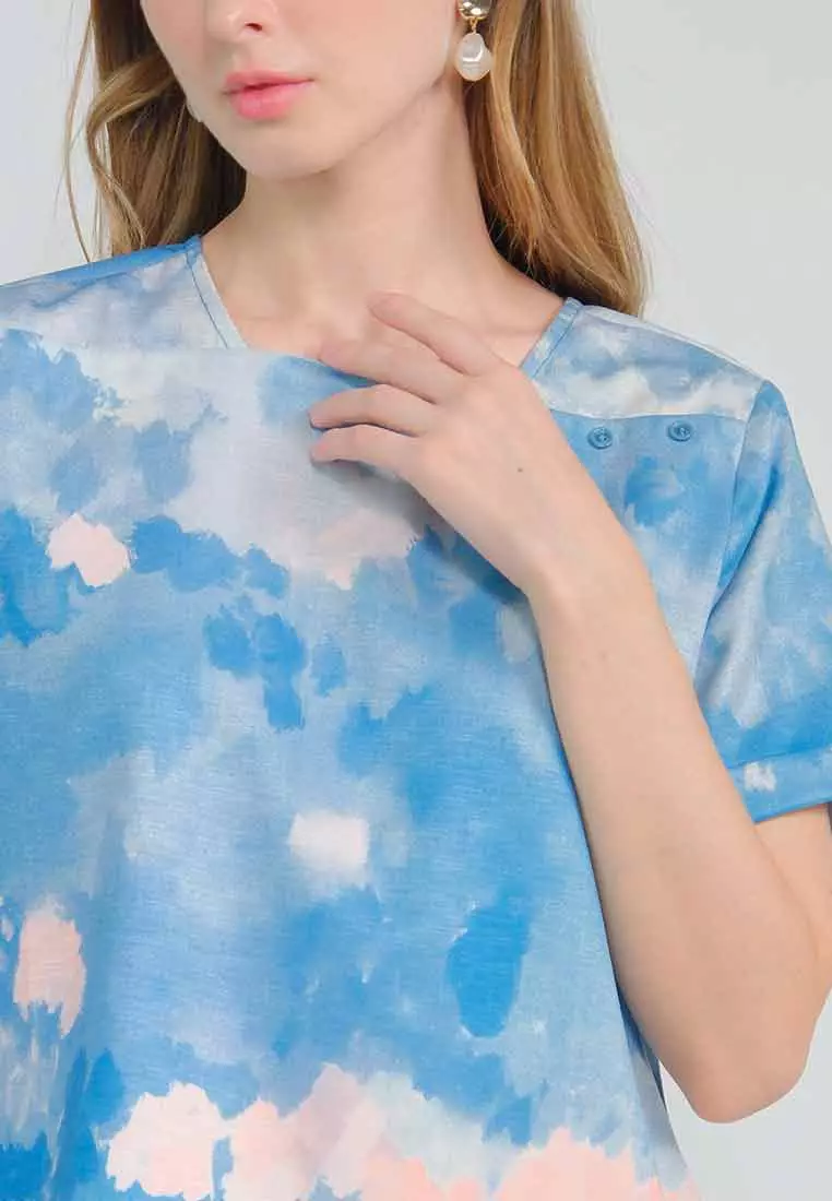Evania Short Sleeves Top in Abstract Nature Print