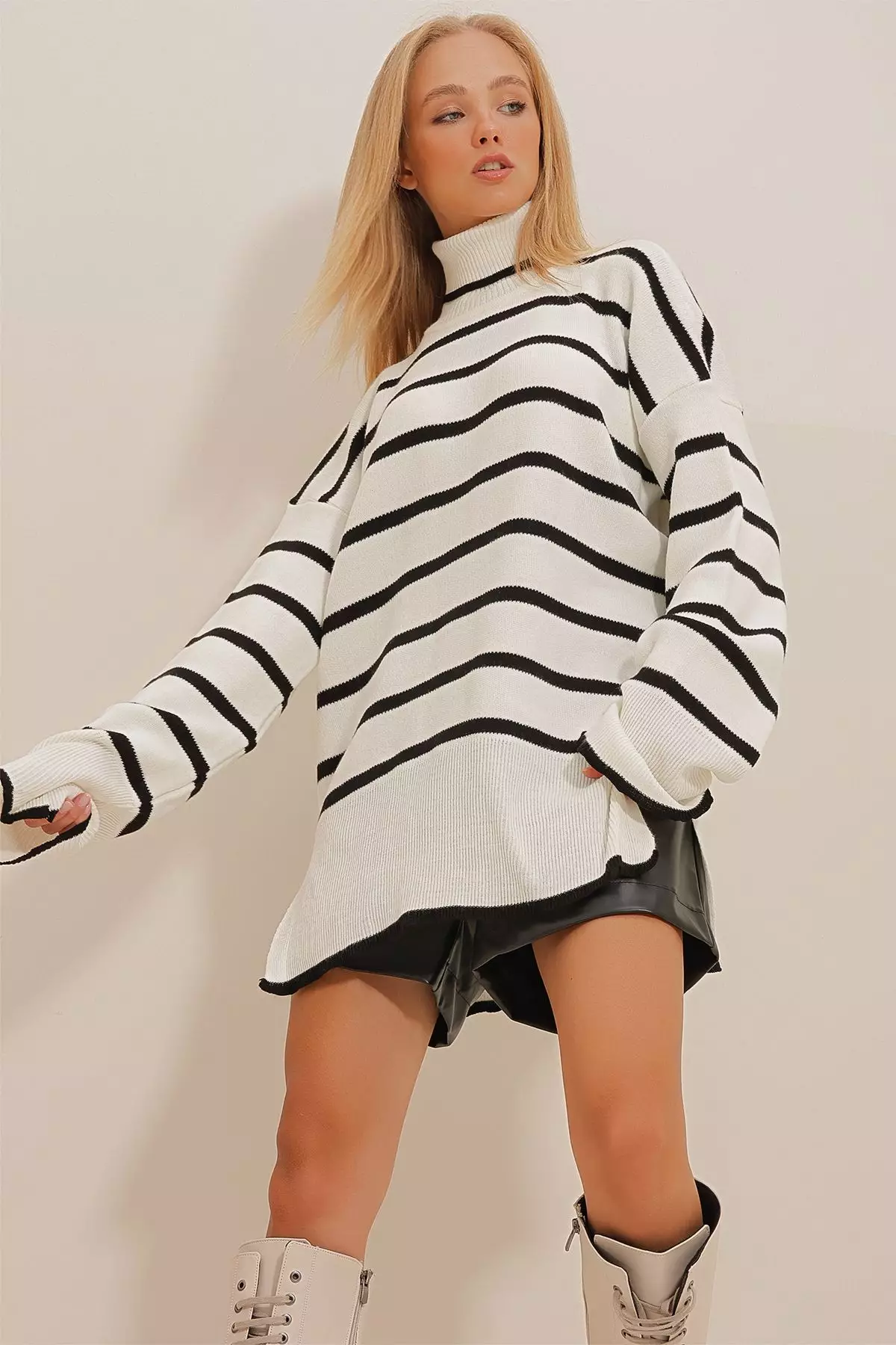 Women's Ecru Striped Turtleneck Side Slit Oversize Sweater