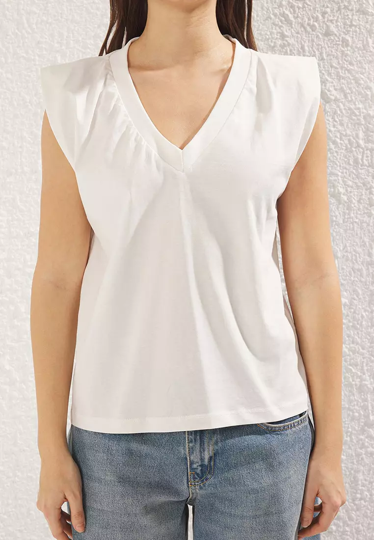 Sleeveless T-Shirt