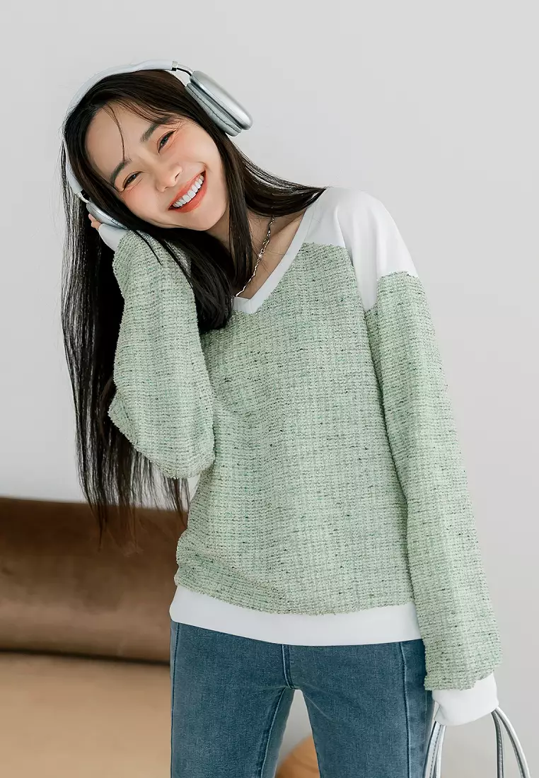 Metallic-Detail V-Neck Top [AB19943]