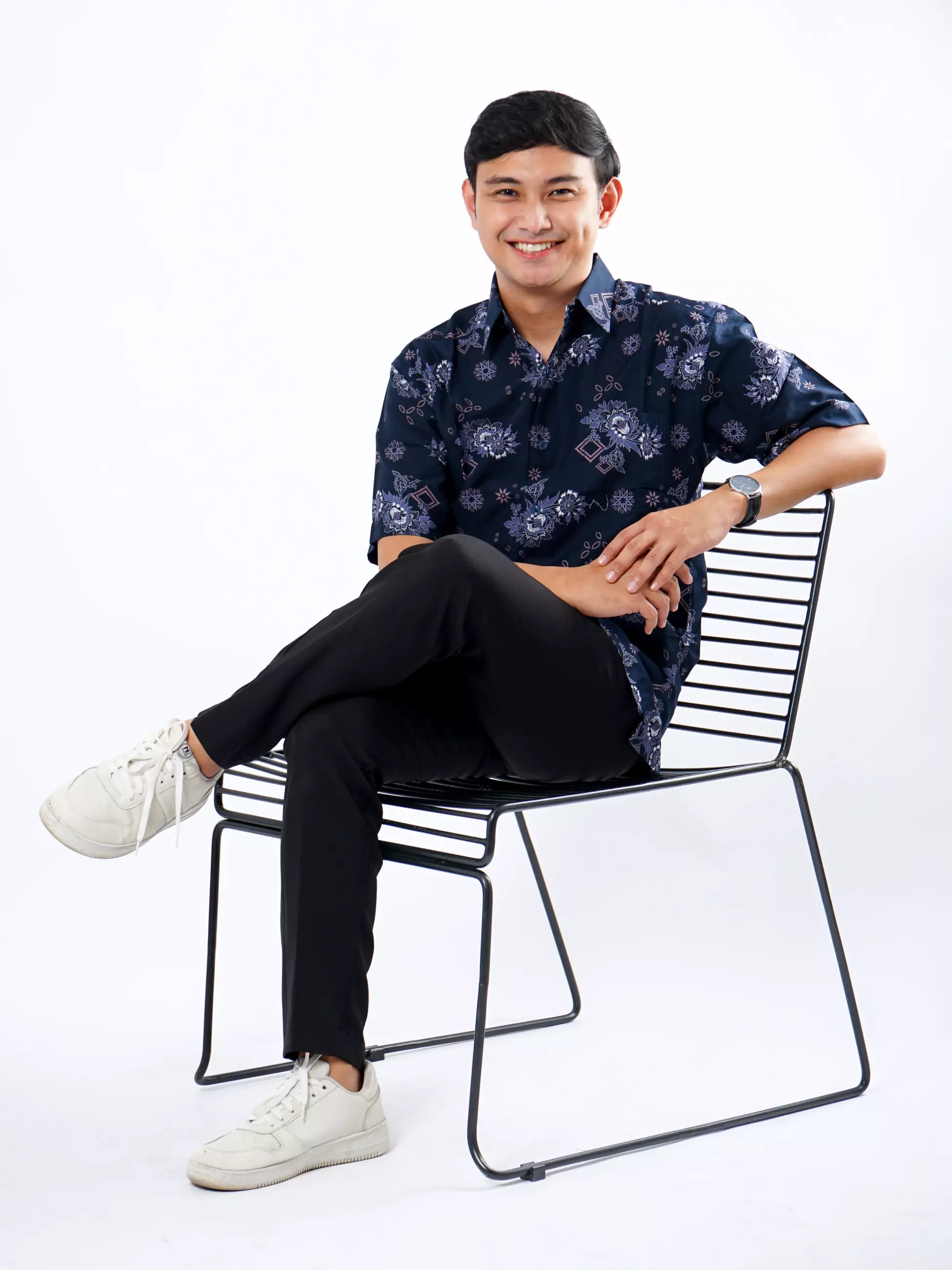 Andre Michel Kemeja Batik Lengan Pendek Navy Bunga Abu 16709