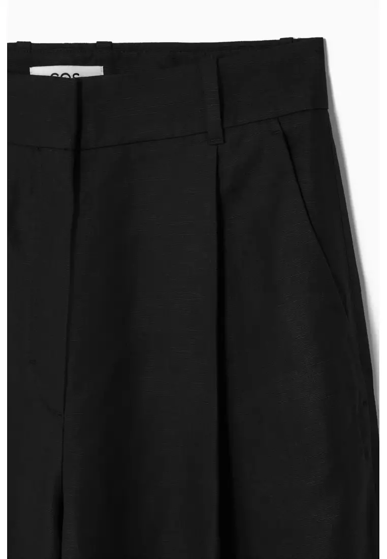 RELAXED LINEN-BLEND WIDE-LEG TROUSERS