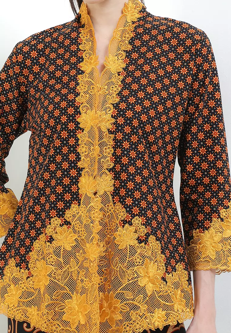 Embroidery Kebaya 7/8-Sleeve>Rancang Sirih