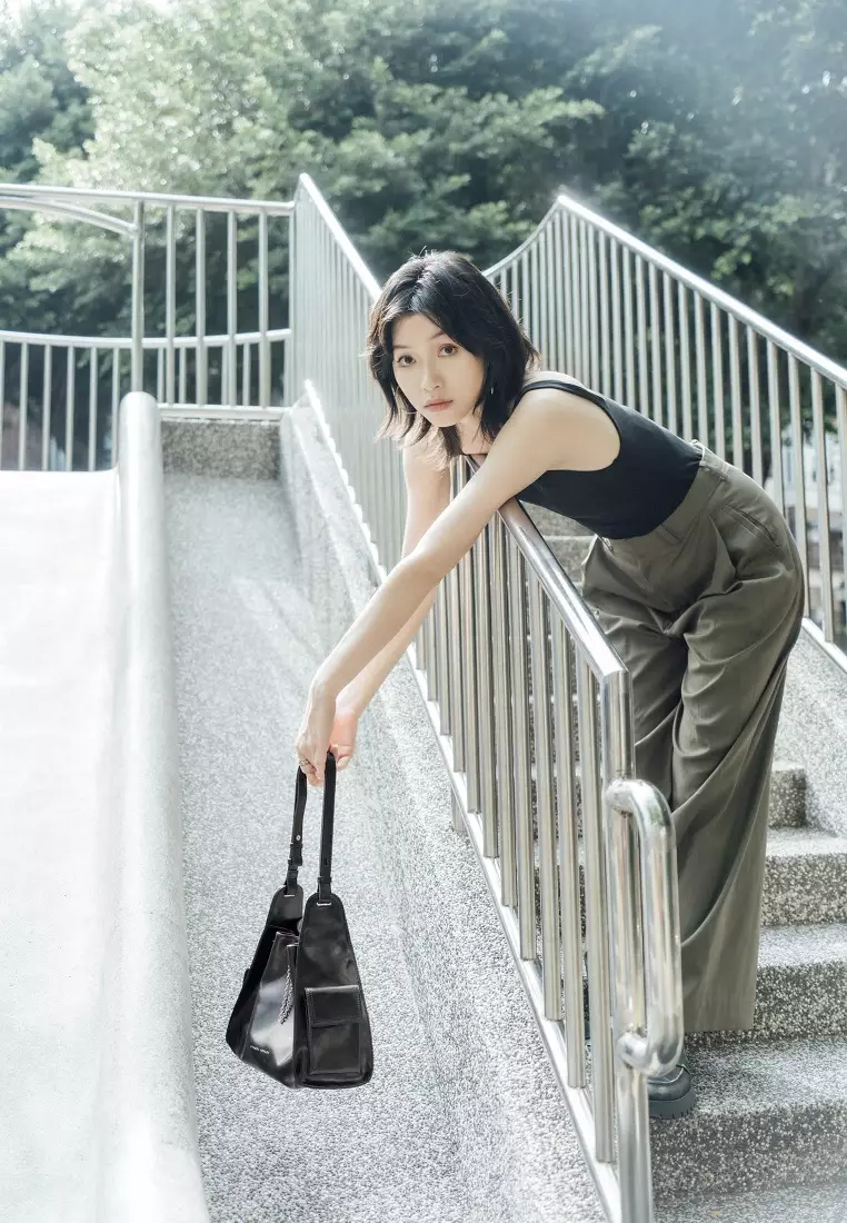 Senya抽繩皮革單肩包 - 黑色