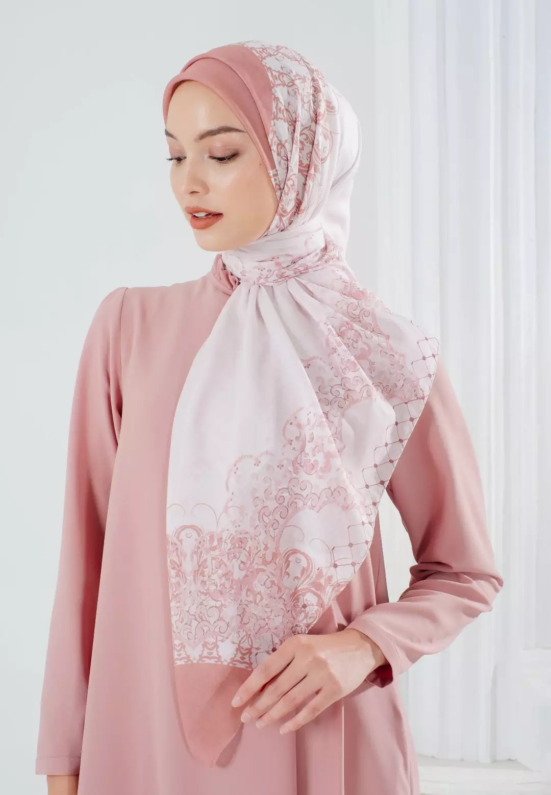 FUGY Scarf Peach - Kerudung Hijab Segiempat Motif With BOX - Bahan Voal Premium - Ukuran 115x115