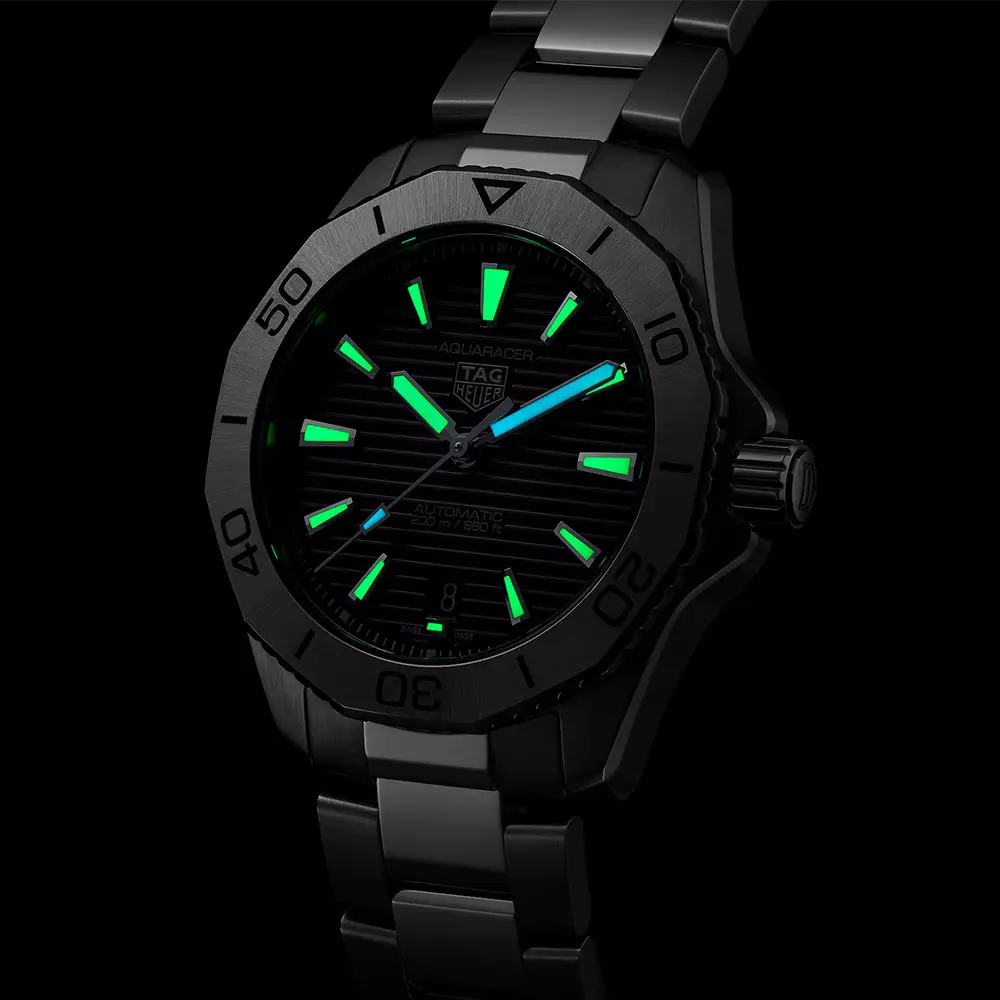 Aquaracer 40 - WBP2110.BA0627 Professional 200 Automatic Steel Black