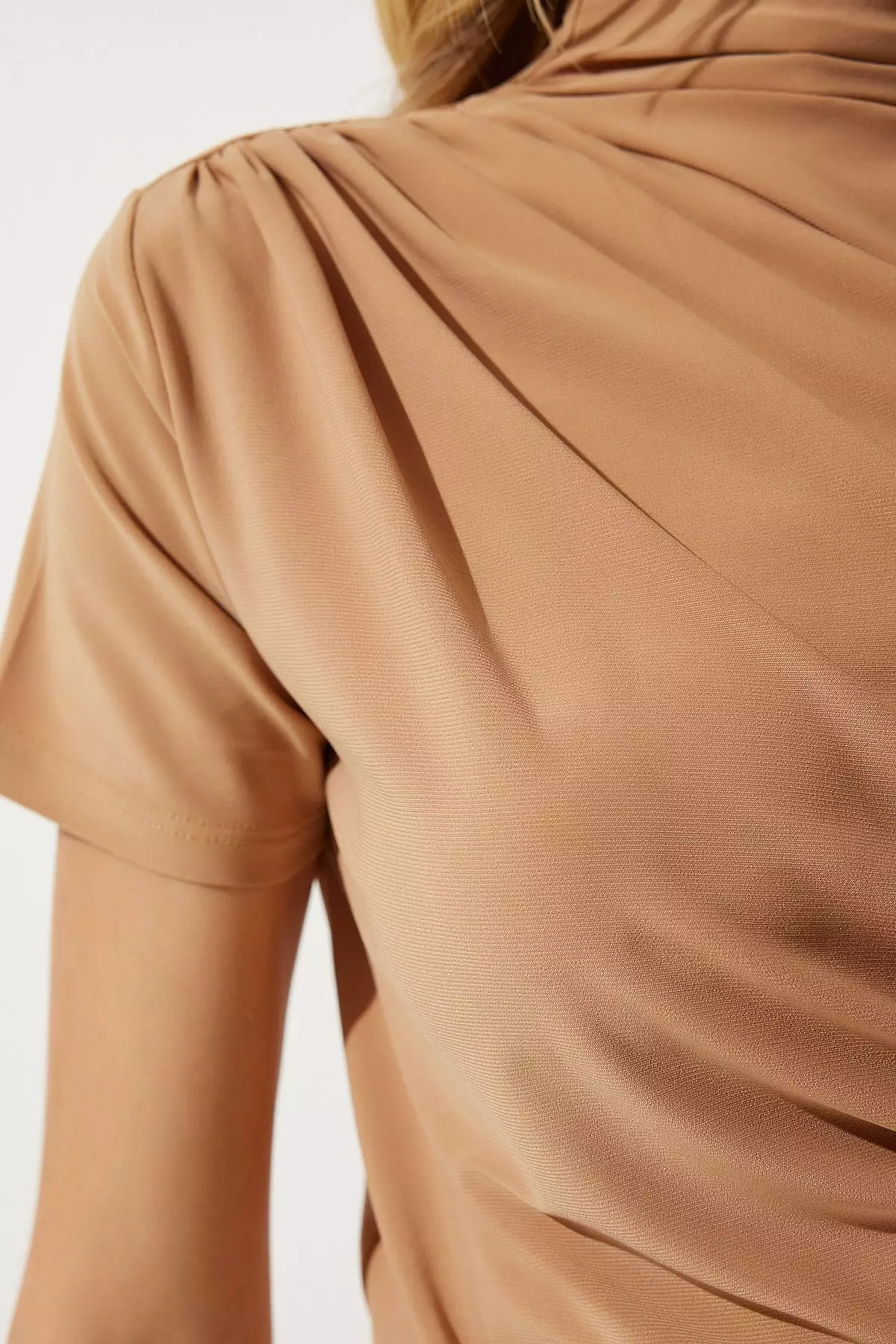 Short Sleeves Ruched Blouse