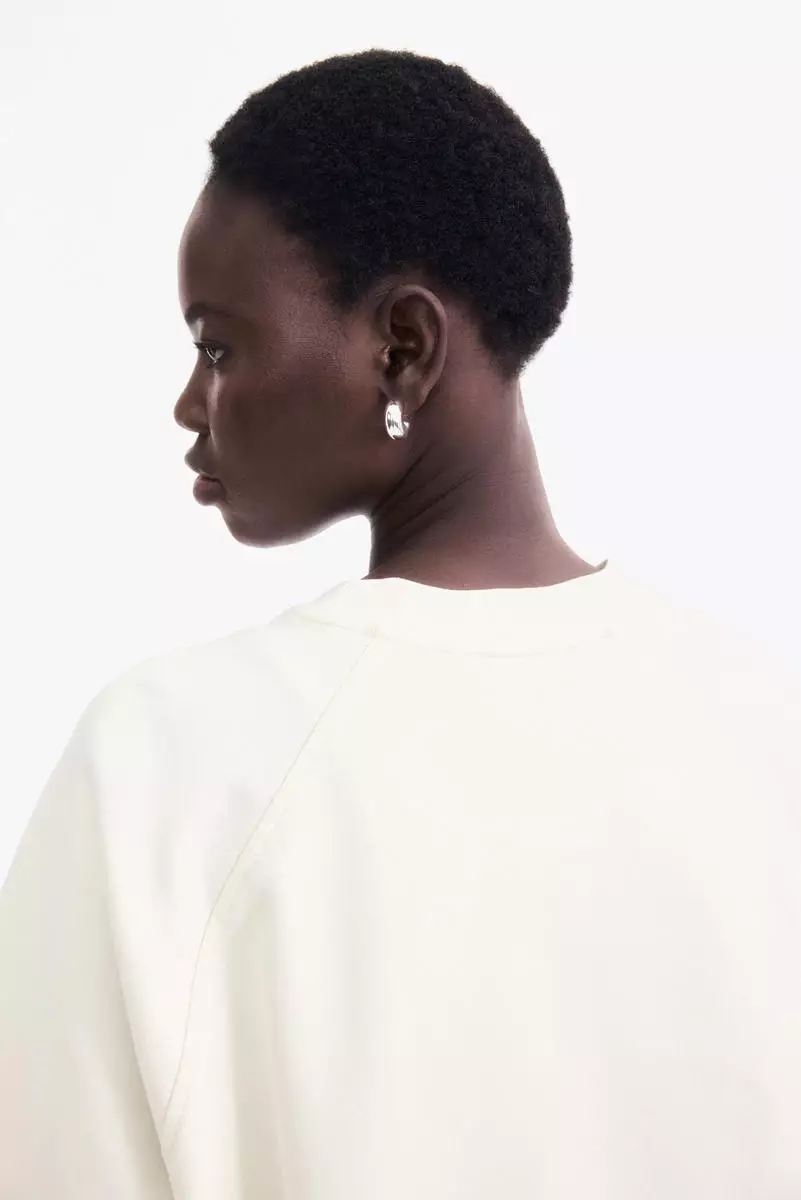 Short-sleeved sweatshirt