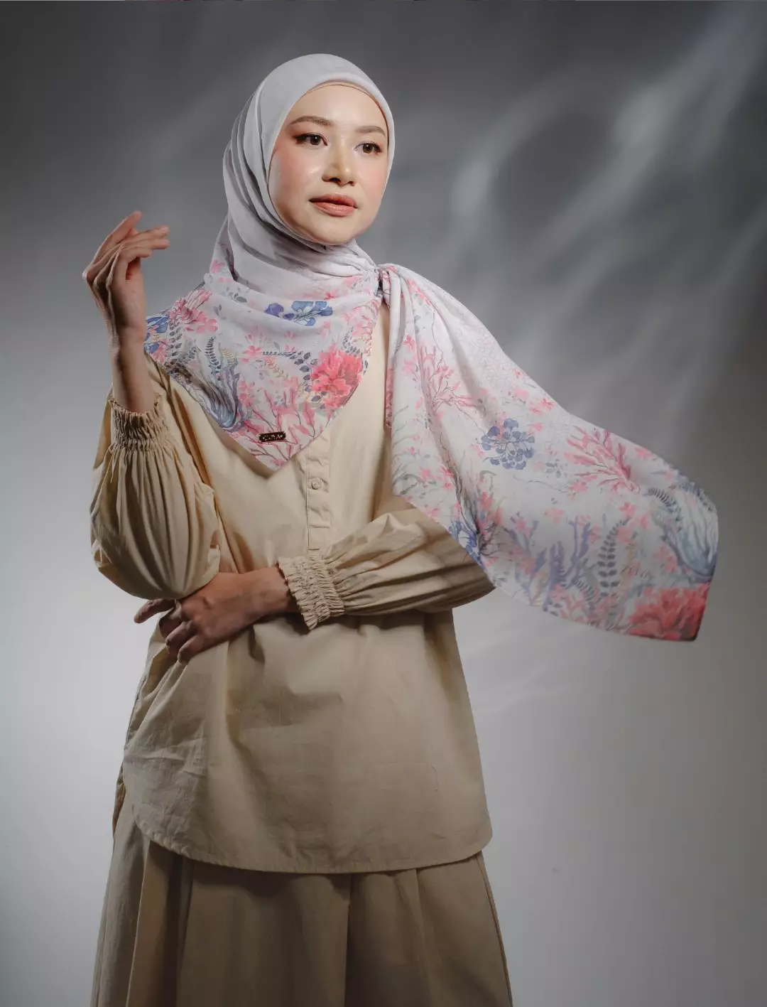 MARINA Scarf Offwhite - Kerudung Hijab Segiempat Motif With BOX - Bahan Voal Premium - Ukuran 115x115