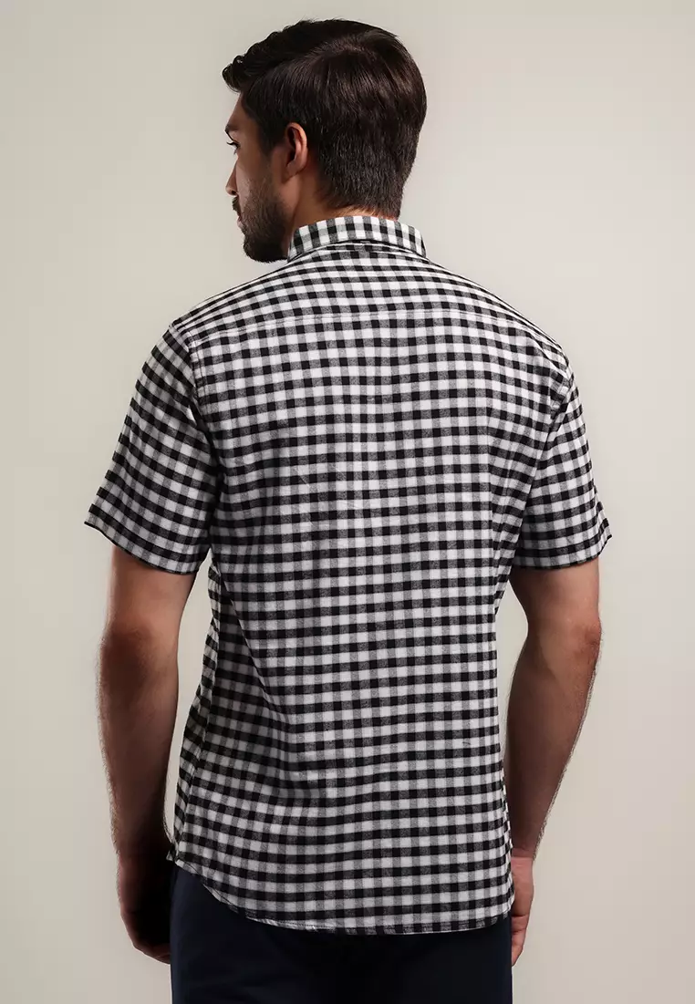 MOC Kemeja Lengan Pendek Pria IRVINE - BLACK Ukuran M