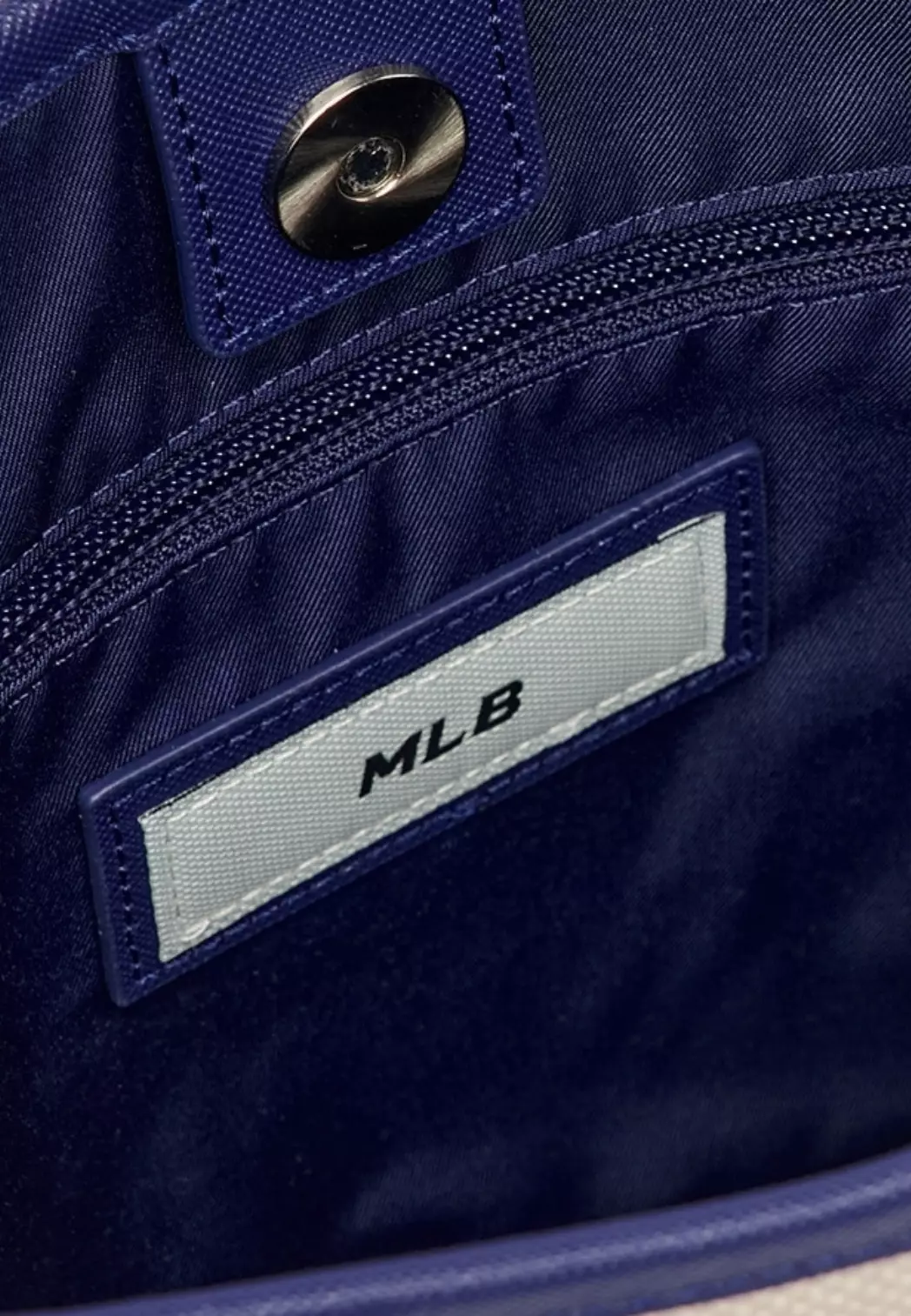☆MLB Korea☆ Basic Big Logo Canvas Bucket Bag BOS Cream Basic Big Logo Canvas Bucket Bag NEW YORK YANKEES - MLB KOREA