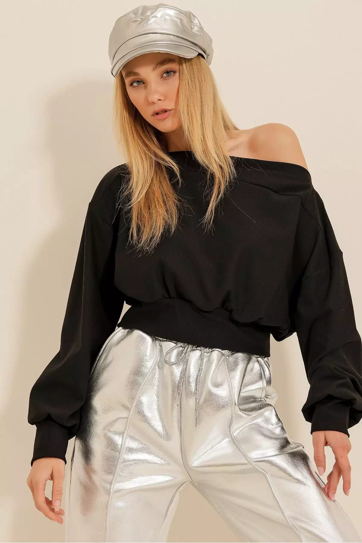 Alacati Boat Neck Crop Sweatshirt
