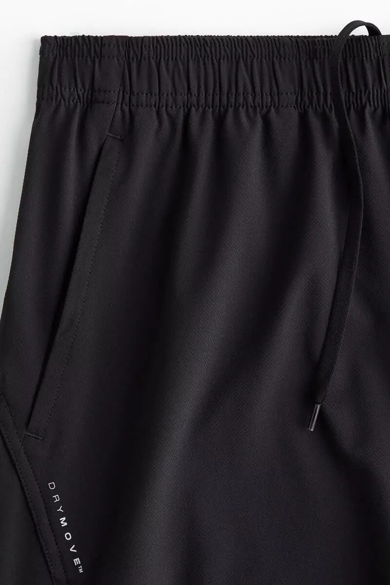Sports shorts with DryMove™