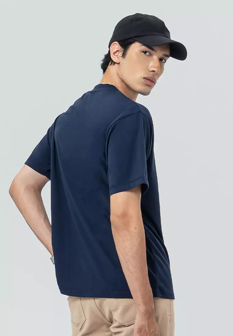 CHESTER DARK NAVY Kaos Pria Lengan Pendek SS - Top Man Graphic Tee