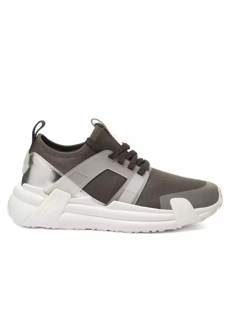 Discount on Moncler  shoes - SKU: Moncler Lunagrove Women's Sneakers In Grey