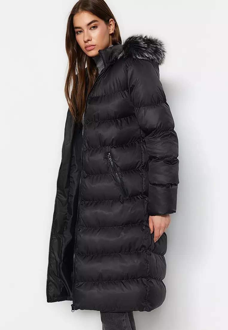 Black Fur Hooded Water Repellent Long Puffer Jacket TWOAW24MO00079