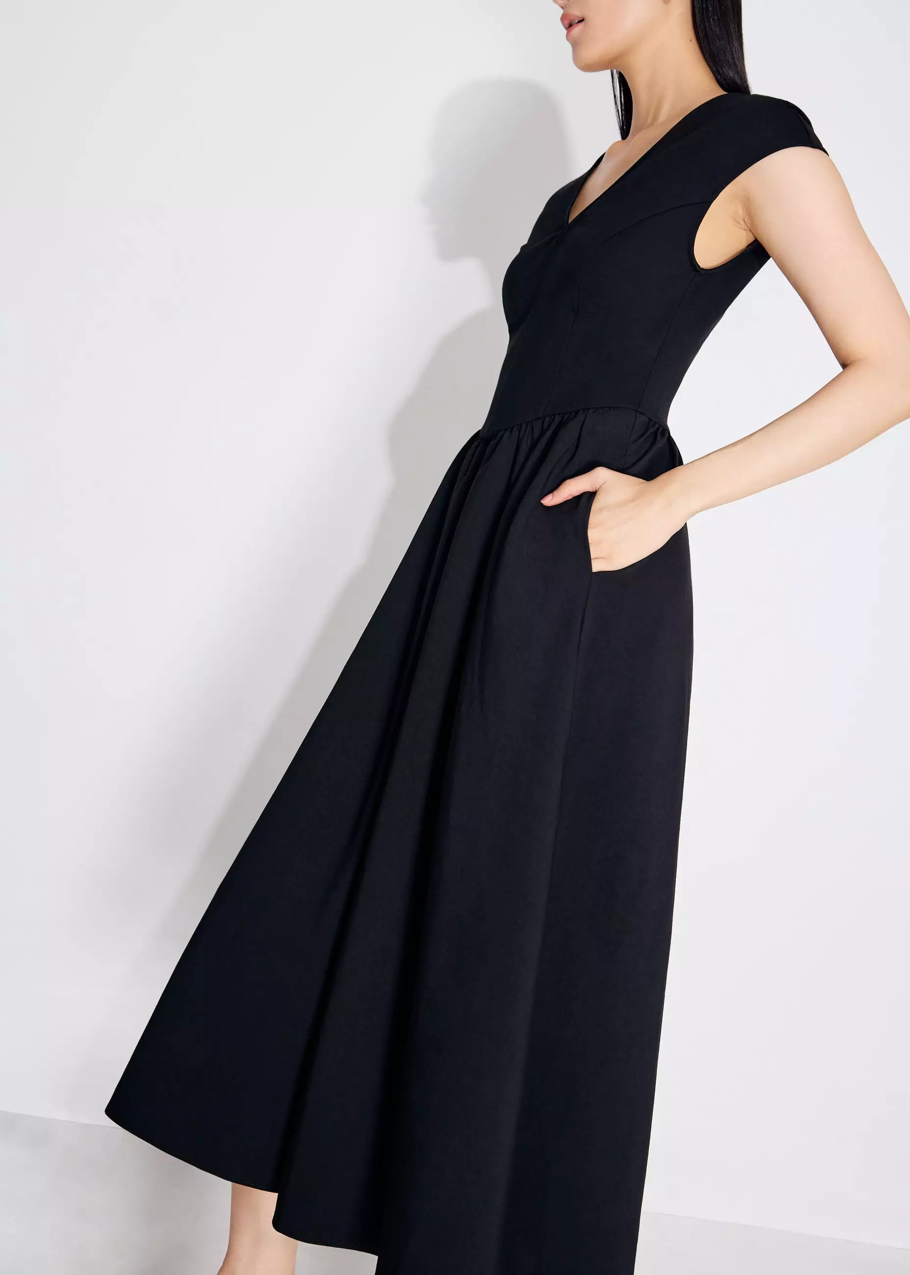 Dress Wanita - Panelled Mixed Fabric V-Neck Fit & Flare Midaxi Dress