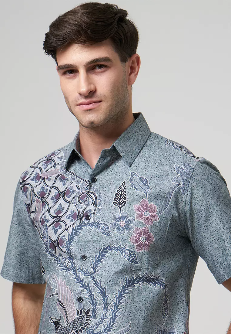 Slimfit Trisatya Kemeja Batik Pria Lengan Pendek