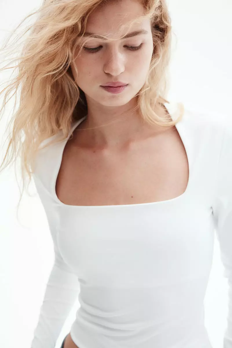 Long-sleeved microfibre top