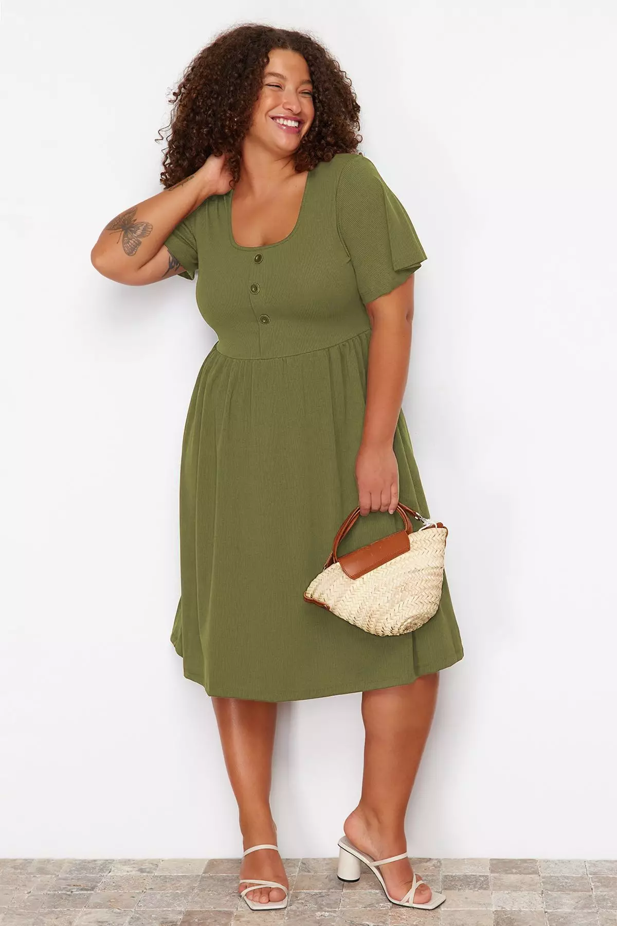 Plus Size Scoop Neck Midi Dress