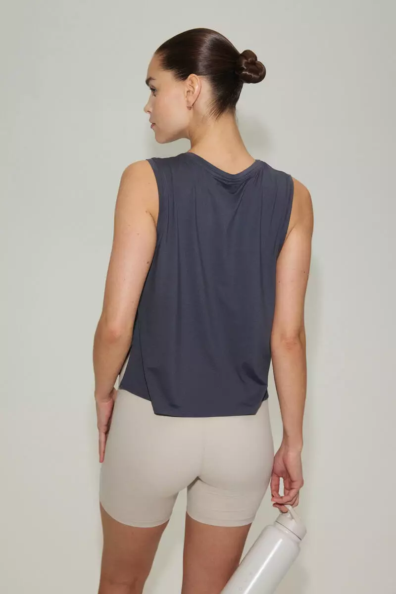 Boxy-style sports vest top with DryMove™