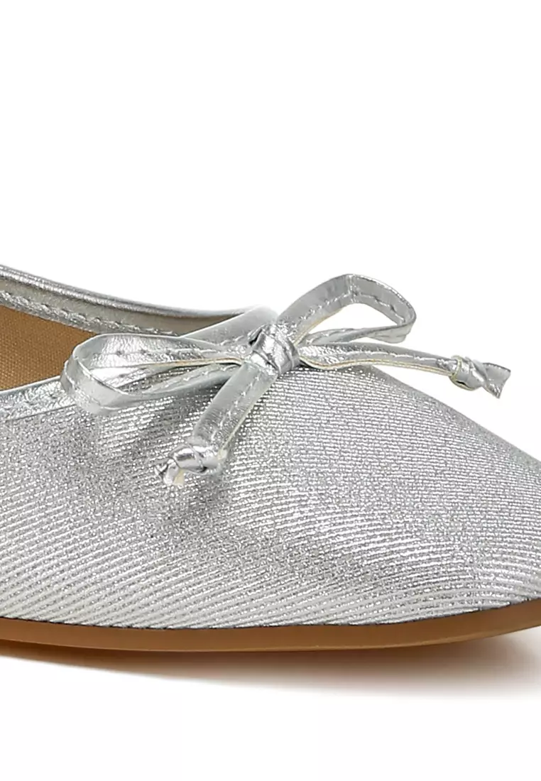 Sepatu Balet Metalik Warna Perak