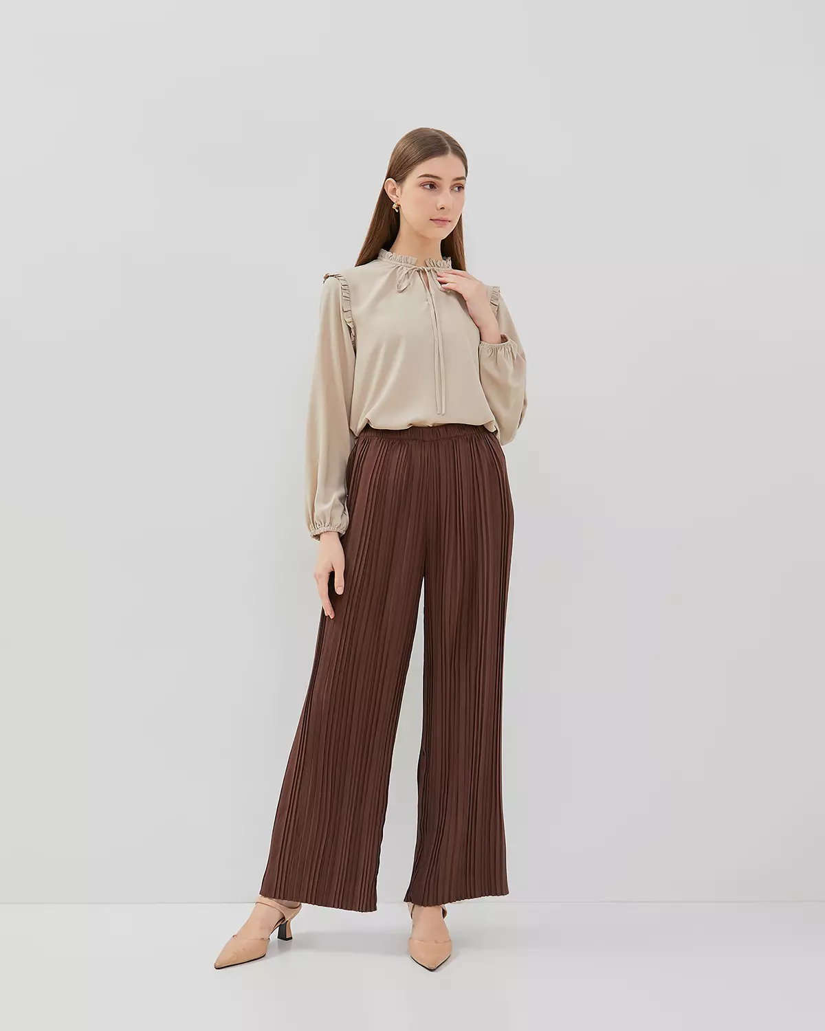 BEIGE WOMEN'S LONG-SLEEVED RUFFLE BLOUSE