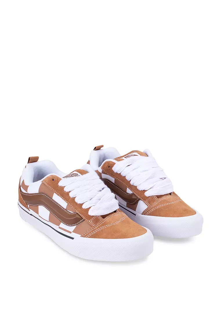 Mega check vans top