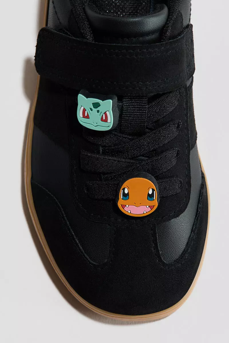 Motif-detail trainers