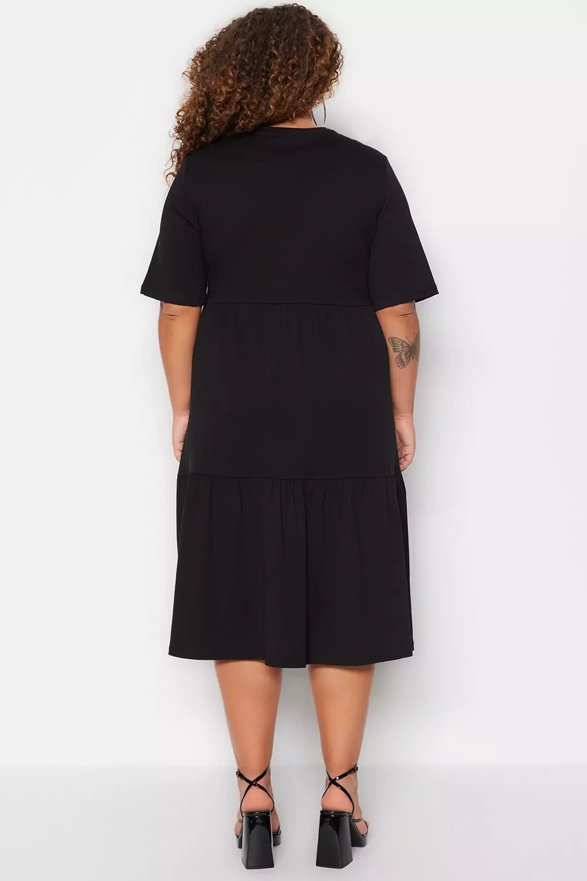 Plus Size Round Neck Midi Dress