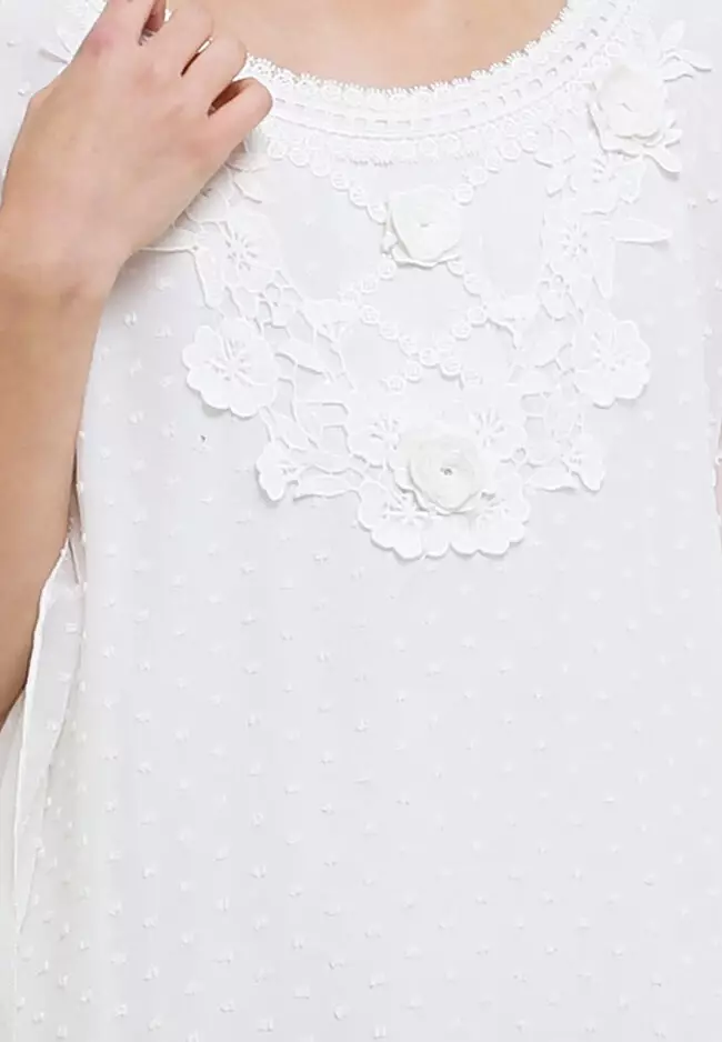 3D Lace Detail Swiss Dot Kaftan