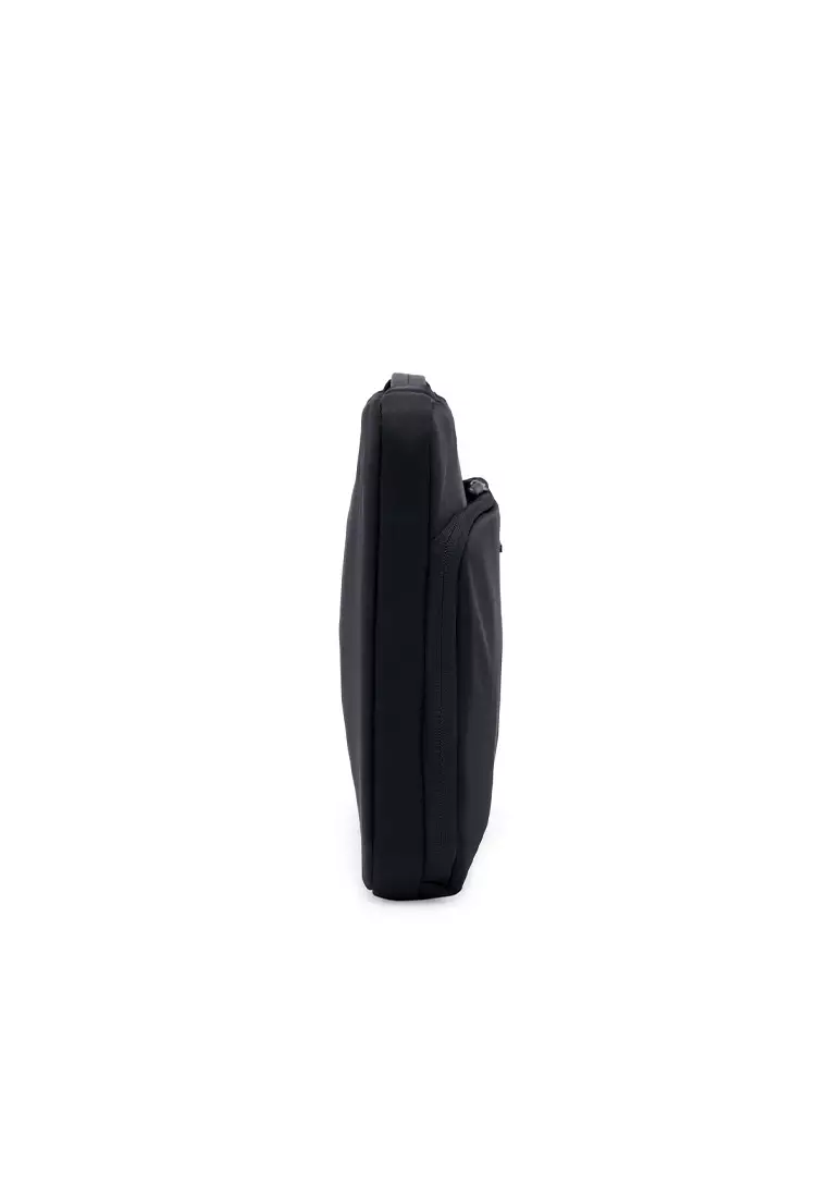 TRAVEL ESS. TECH LAPTOP SLEEVE+HANDLE 16" - BLACK
