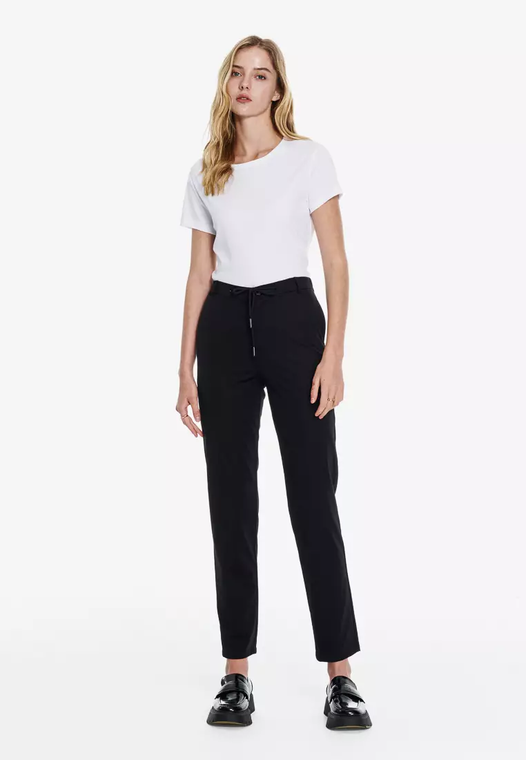 White U-neck T-SHIRT