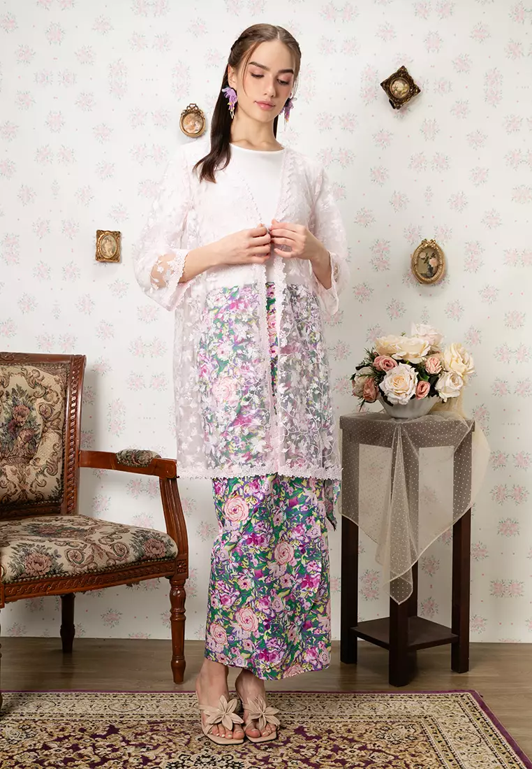 AURA LONG LACE KEBAYA SET