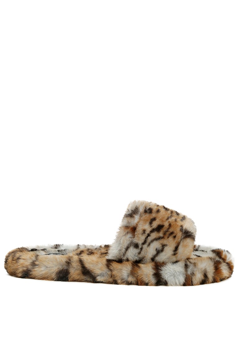 Snuggle-In Indoor Fur Flats in Brown