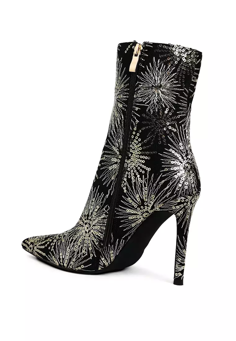 Sepatu bot stiletto berhias payet berwarna hitam