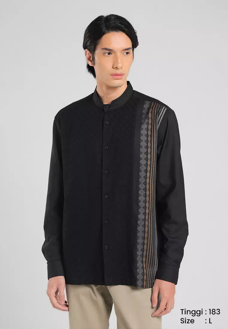 MANZONE X Adipati Dolken - Kemeja Koko Lengan Panjang Pria Fiqar Comfort Fit - Black Warna Black
