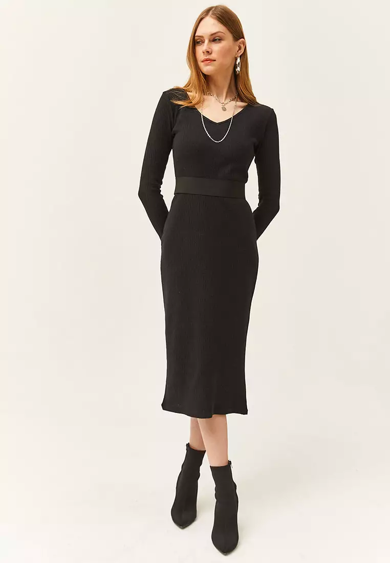 V-Neck Ribbed Midi Dress