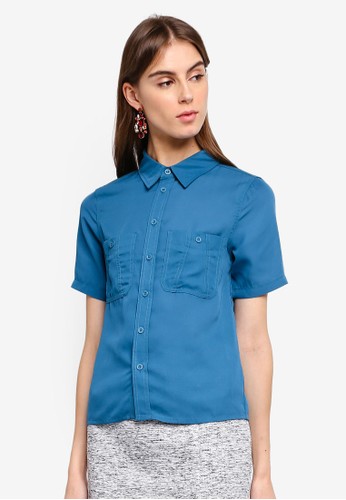 ZALORA green Short Sleeves Blouse With Contrasting Buttons 49BFCAA3203E96GS_1