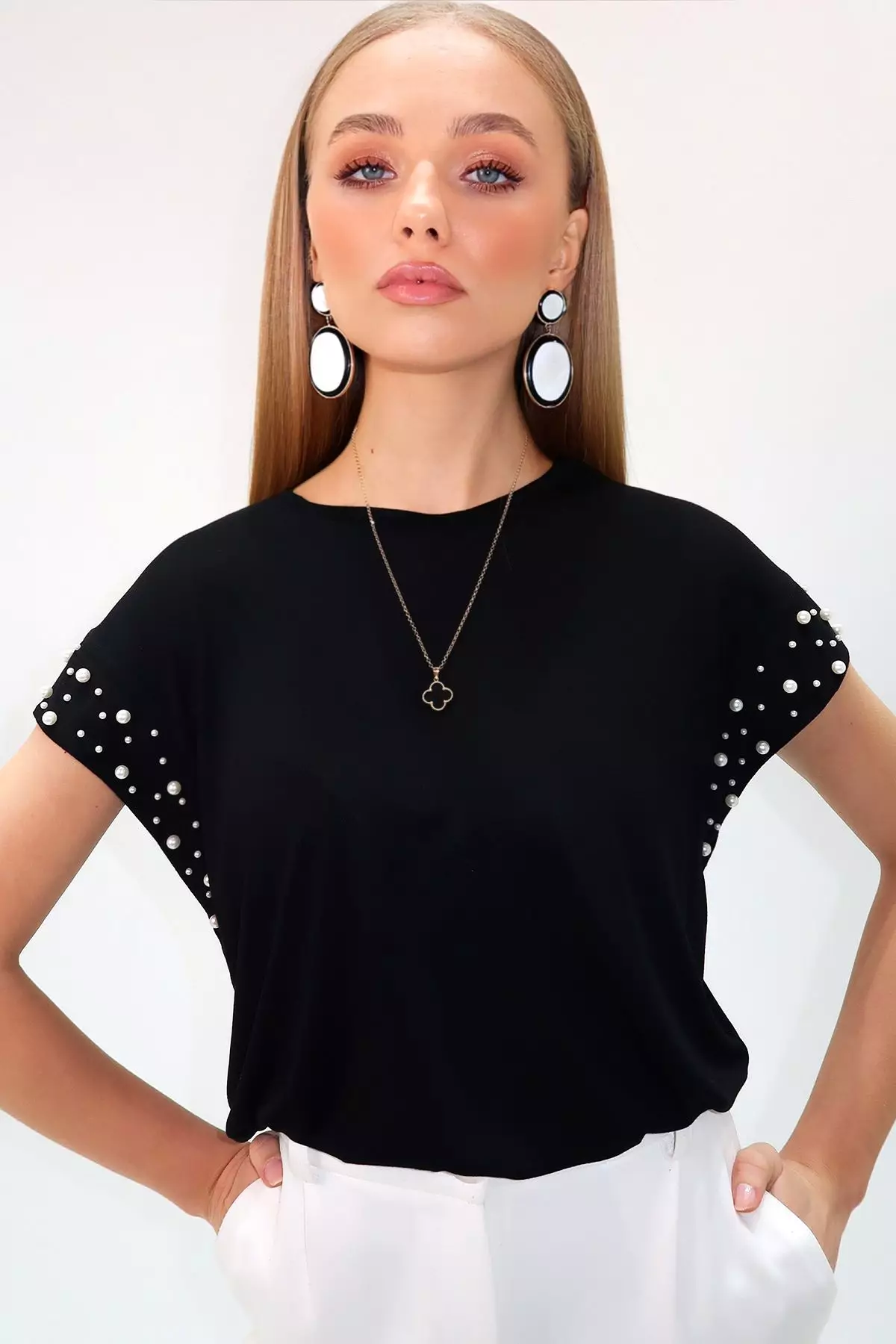 Women's Black Crew Neck Pearl Stringing Sleeveless Sandy Blouse