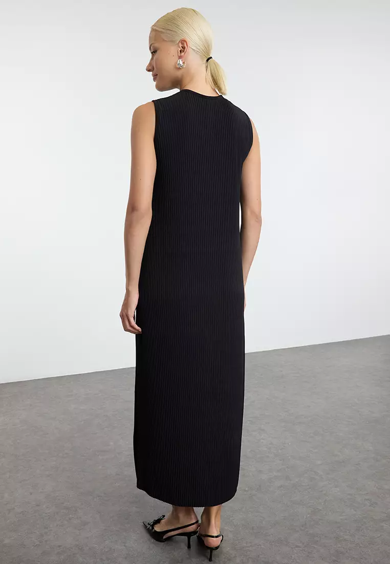 Straight Sleeveless Dress