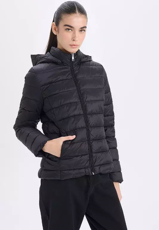 Water Repellent Lightweight Inflatable Coat Hooded Quilted Zippered Pocket Basic Plain Seasonal