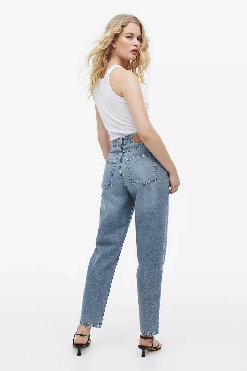 H&M Mom Loose-fit Ultra High Jeans  Mom jeans, High jeans, Light denim