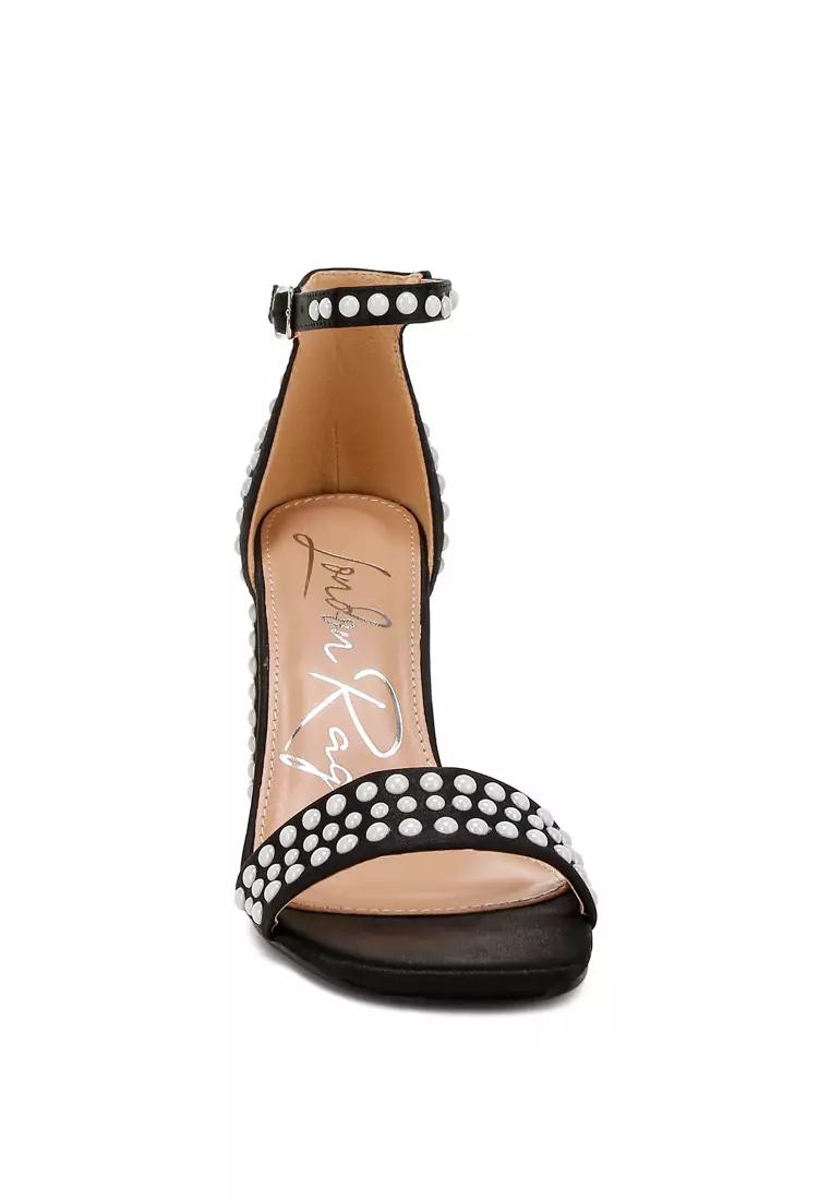 Sandal Satin Berhias Mutiara Warna Hitam